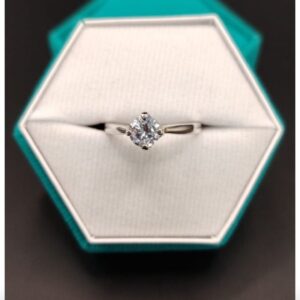 Anillos de compromiso 18